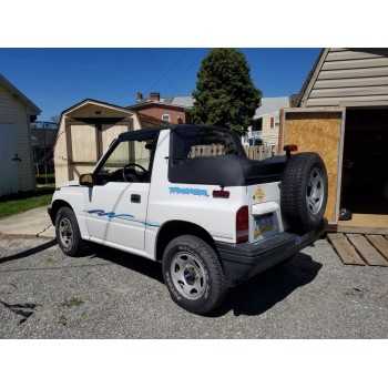 Tonneau cover Bestop® noir Suzuki Vitara 1995+