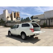 Hard top Star-lux a/vitres latérales Mitsubishi L200 club cab 2019+ 2 portes