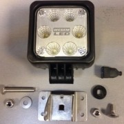 PROJECTEUR LED CARRE 1500 LUMENS 12 -24 VOLTS
