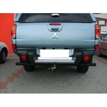 Attelage MITSUBISHI L200 2 et 4 portes 01/2006-12/2009 avec pare-choc