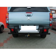 Attelage MITSUBISHI L200 2 et 4 portes 01/2006-12/2009 avec pare-choc