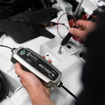 Chargeur de batterie entièrement automatique CTEK MXS3.8 BMW