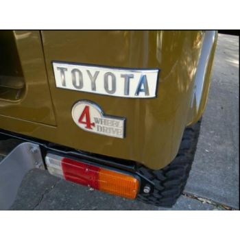 Feu arrière 4 fils Toyota BJ40 FJ40 FJ45 HJ45