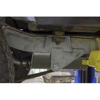 Traverse arrière Jeep Wrangler YJ 1987-1995