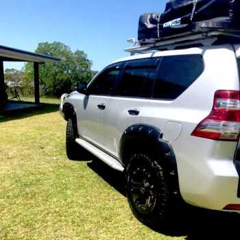 Elargisseurs d'ailes Toyota KDJ 150 55 mm large couleur brillant