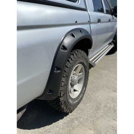 Elargisseurs d'ailes Mitsubishi L200 1996-2006
