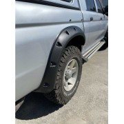 Elargisseurs d'ailes Mitsubishi L200 1996-2006