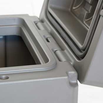 Mesures externes : 710 mm x 455 mm x H 408 mm