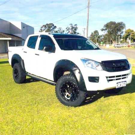 Elargisseurs d'ailes  Isuzu D-max  4 portes