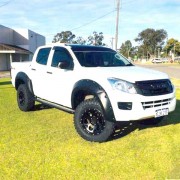 Elargisseurs d'ailes  Isuzu D-max  4 portes
