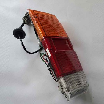 Feu arrière droit Nissan Patrol 3L3 160-260