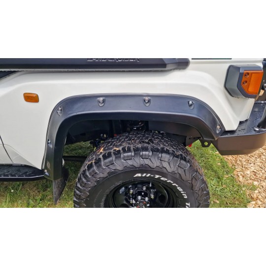 Élargisseurs d'ailes - Toyota Land Cruiser 76 HAUT 70 mm 2024-actuel