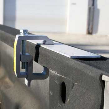 Pince pour fixation de tonneau cover