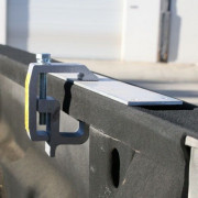 Pince pour fixation de tonneau cover