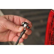 Verin de hayon arriere Nissan Navara D40 2005-2015